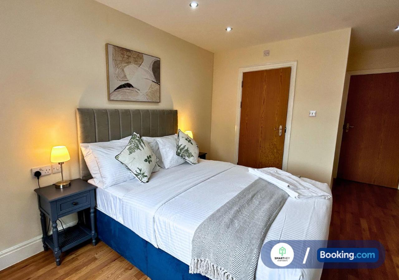 Modern 2 Bed 2 Bath Apartment Free Parking Watford  Kültér fotó
