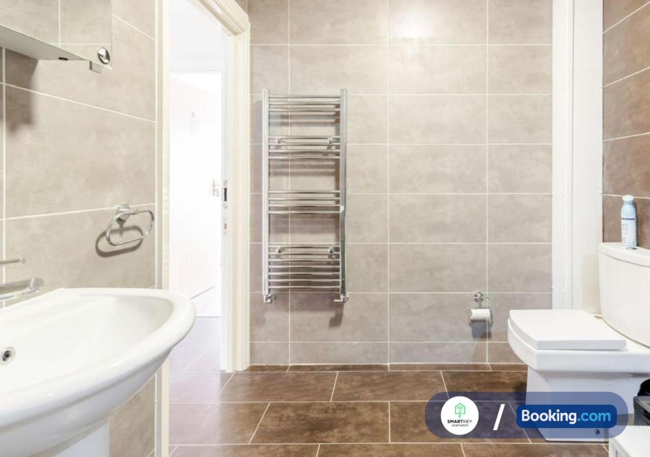 Modern 2 Bed 2 Bath Apartment Free Parking Watford  Kültér fotó