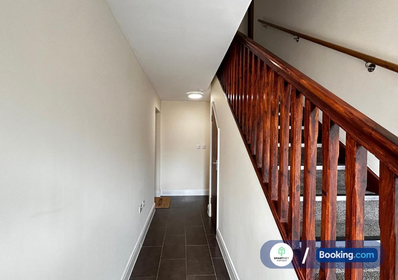 Modern 2 Bed 2 Bath Apartment Free Parking Watford  Kültér fotó